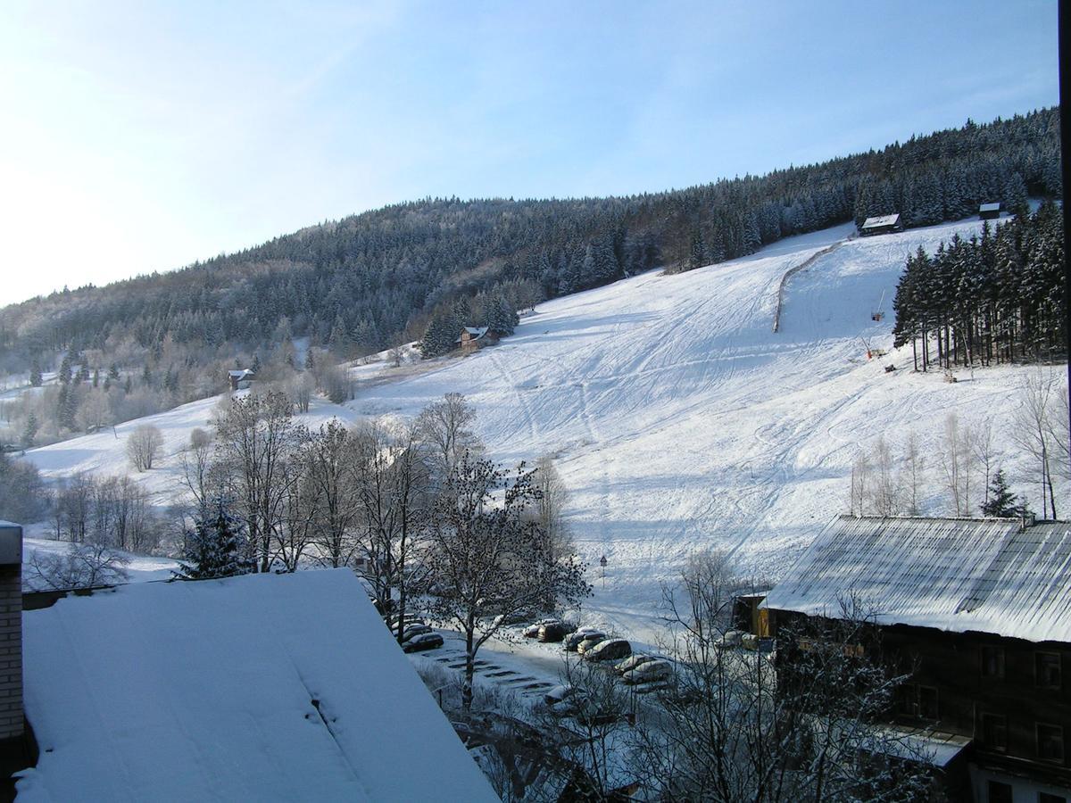 Apartmany Gryf Harrachov Exteriör bild